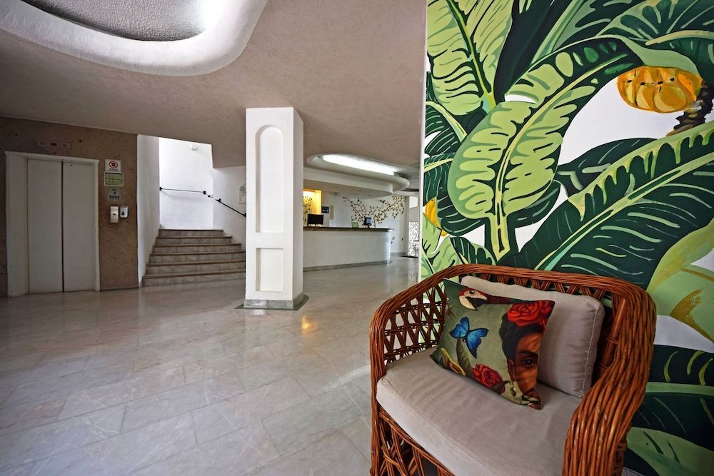Emperador Vallarta Beachfront Hotel and Suites 2