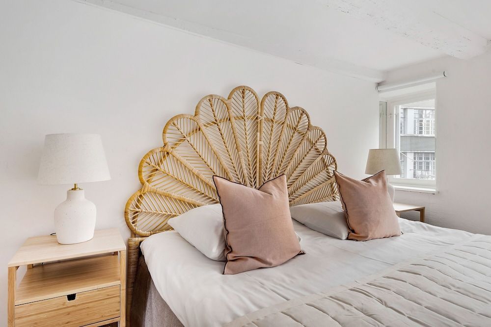 Sanders Penny - Chic 3-bdr Apt in City Center 2
