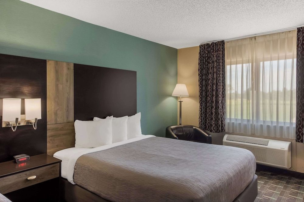 Quality Inn Galesburg near US Highway 34 and I-74 2