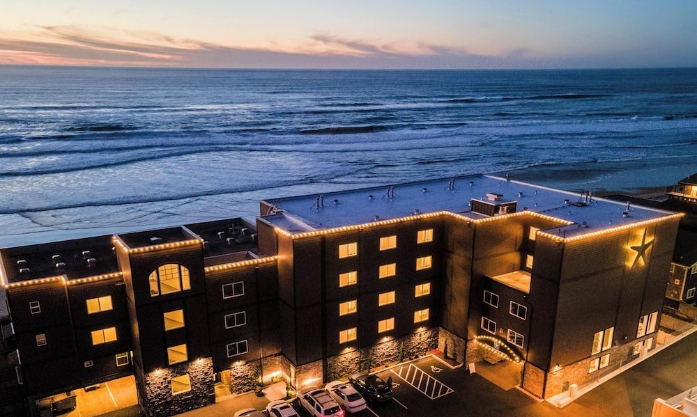 Starfish Manor Oceanfront Hotel 1
