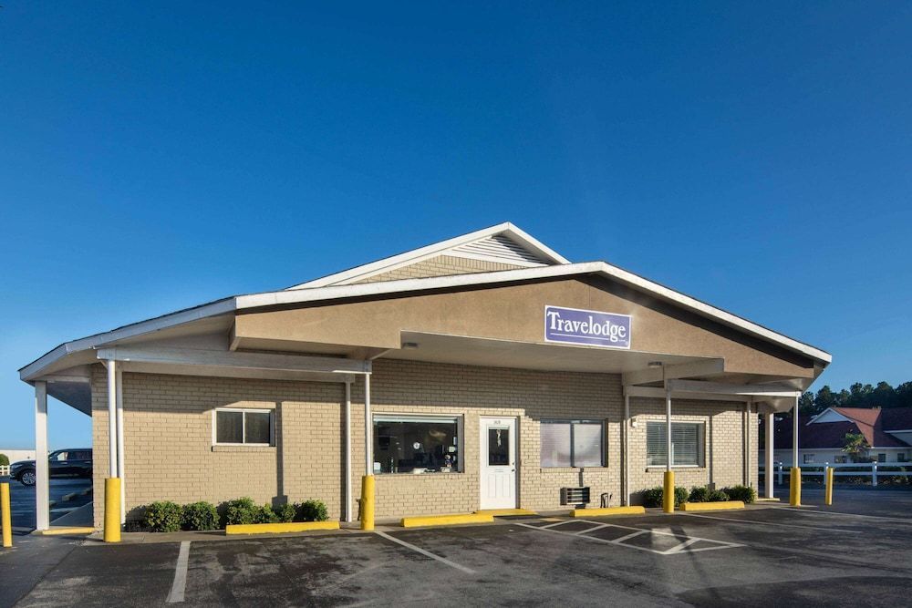 Travelodge by Wyndham Orangeburg 1