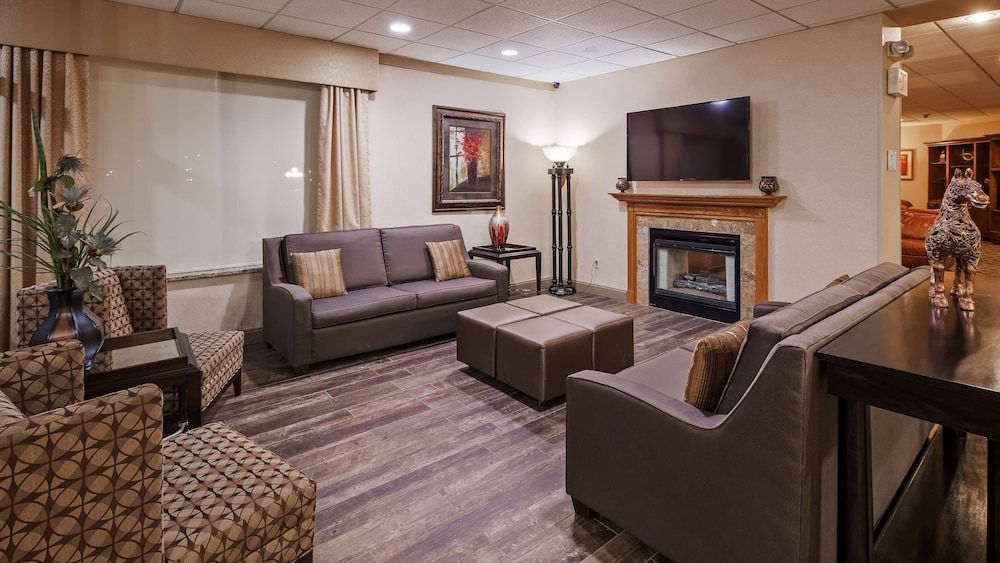 Best Western Crossroads of the Bluffs 2