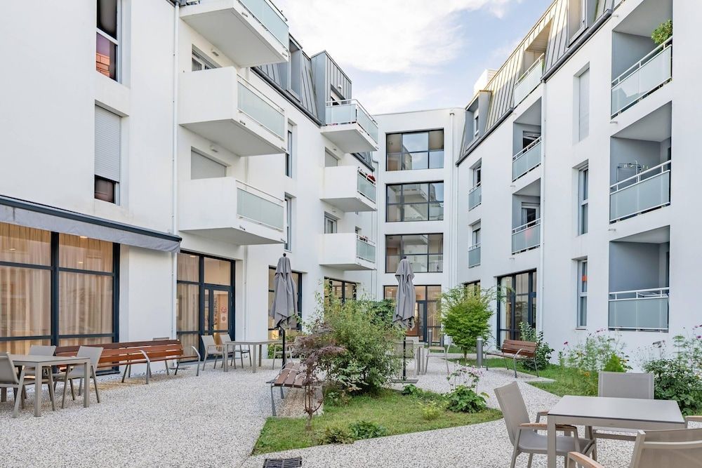 Quality Aparthotel Rochefort 1