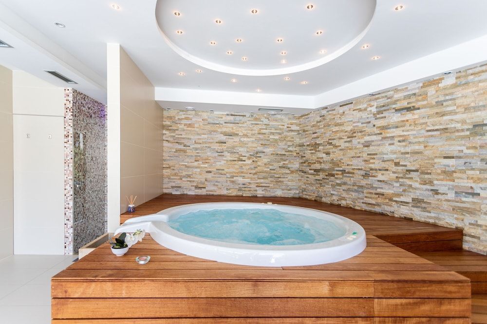 Villa Keti apartments Pool & Wellness 1