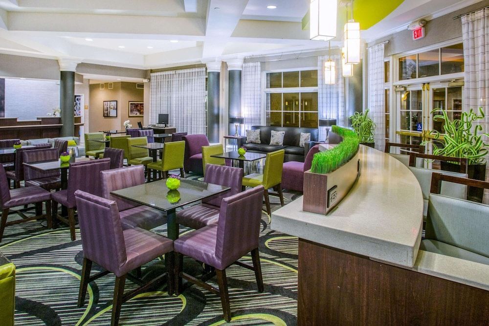 La Quinta by Wyndham St. Louis Westport 2