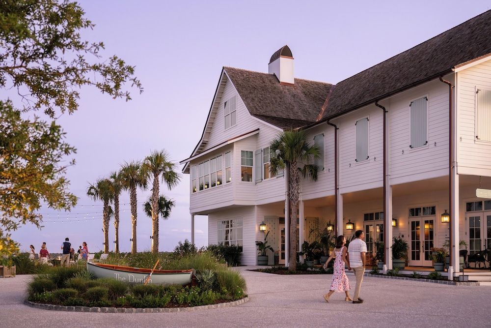 The Dunlin, Auberge Collection 1