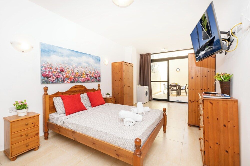 Sea Bliss Maisonette close to sea 1