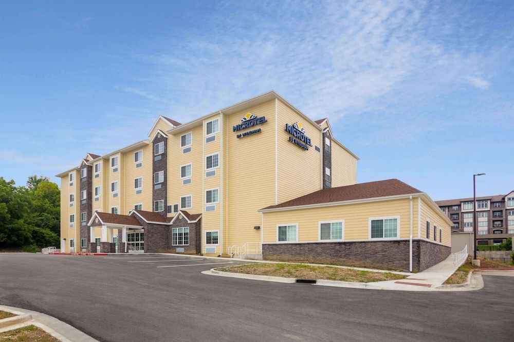 Microtel Inn & Suites by Wyndham Liberty/NE Kansas City Area 1