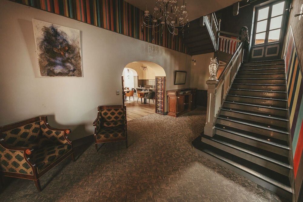 Logis Hôtel & Bien Être Château de La Barge 2