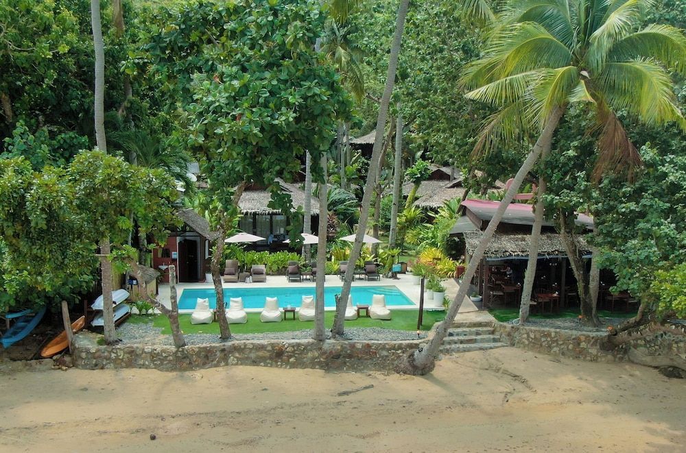 Last Frontier Beach Resort - Adults Only 1