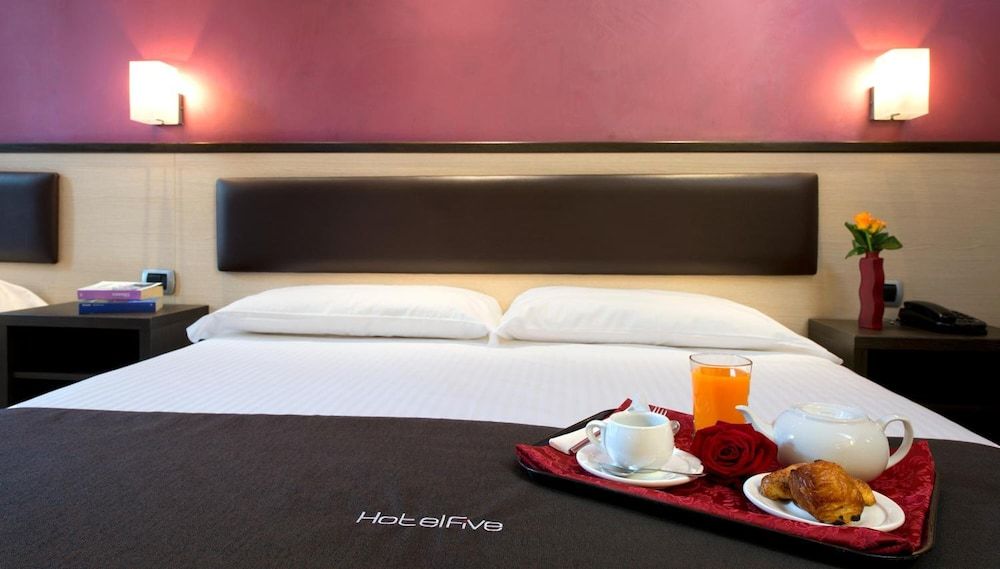 Hotel Five 2