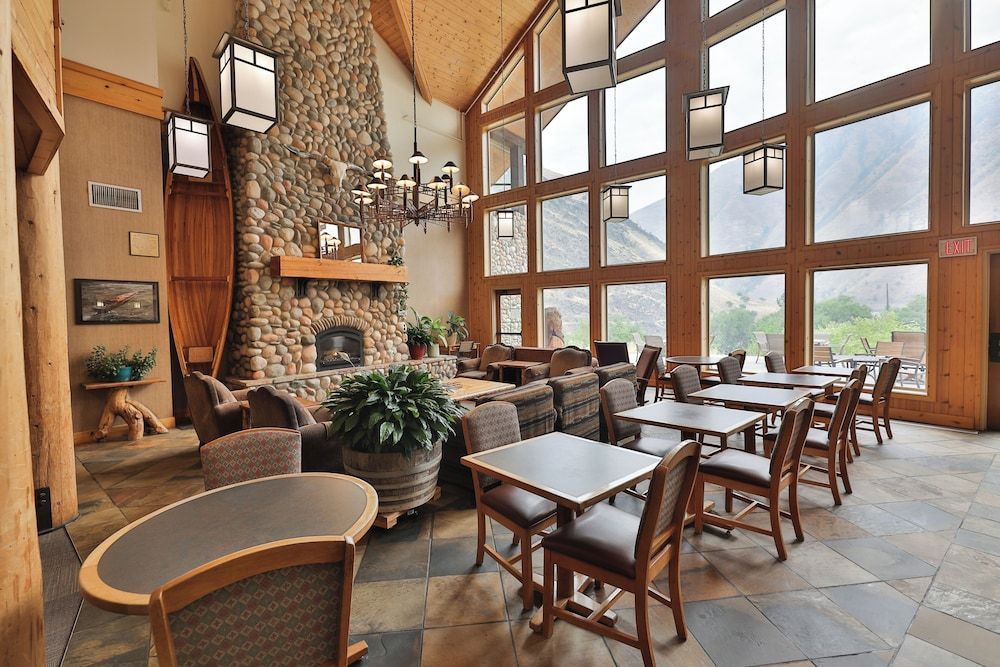 Salmon Rapids Lodge 2