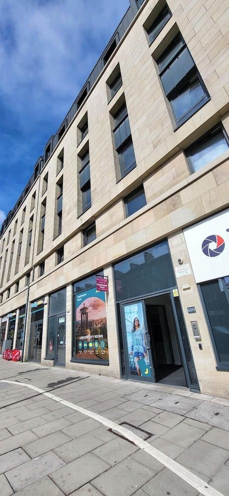 JOIVY Affordable Edinburgh - Adults only 1