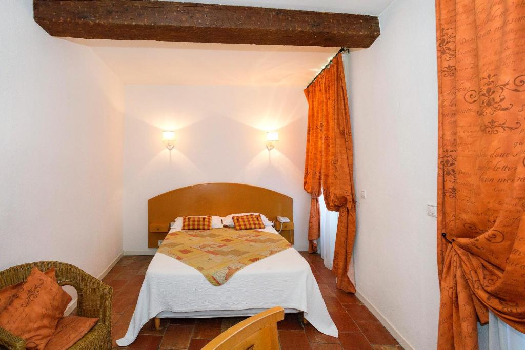 Logis Hôtels - Hôtel Restaurant du Midi 2