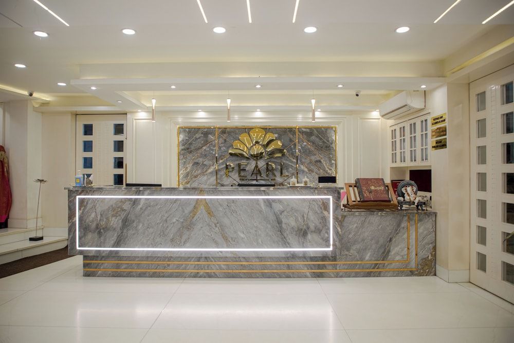 Pearl Courtyard 2