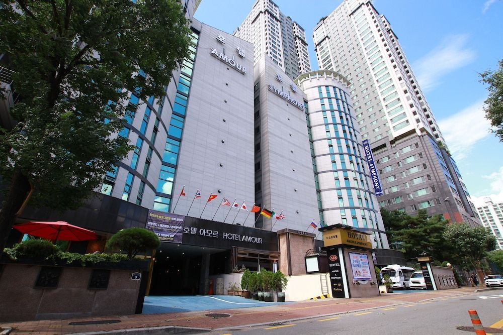 Amour Hotel 1