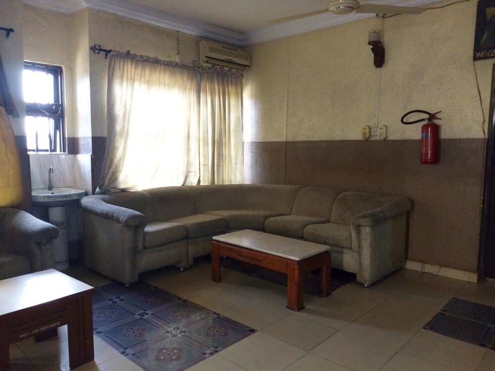 Holla-Jobi Guest House 2