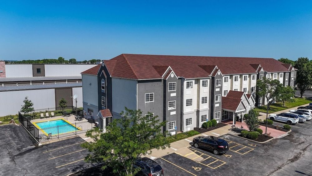 Sonesta Essential Hotels & Suites Kansas City/Blue Springs 1