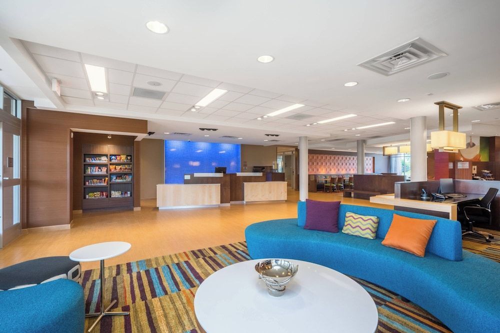 Fairfield Inn & Suites by Marriott Bloomsburg 2