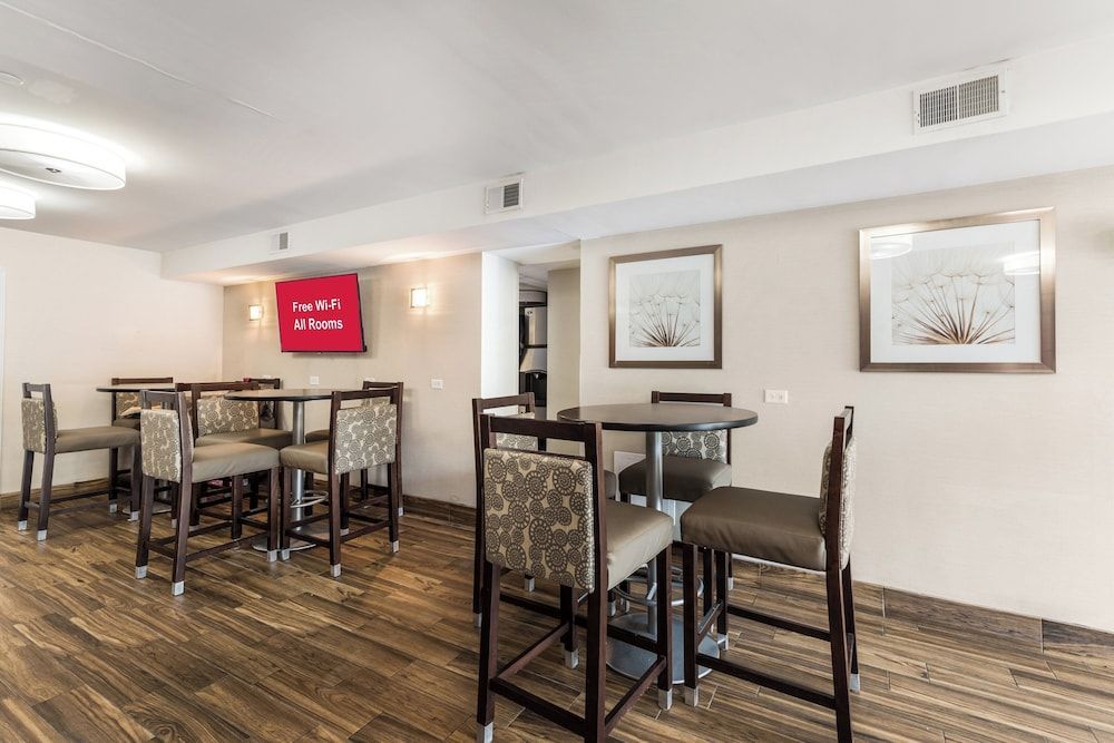 Red Roof Inn Morton Grove 2