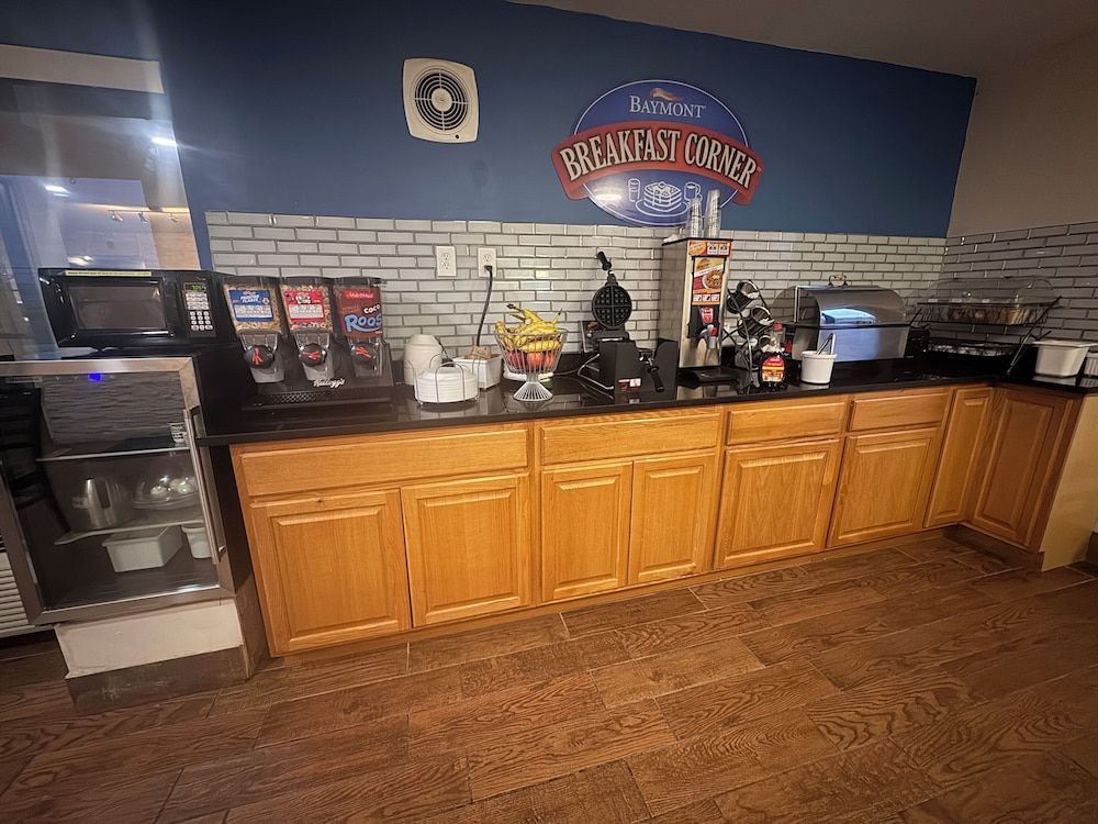 Baymont Inn & Suites Richmond 2