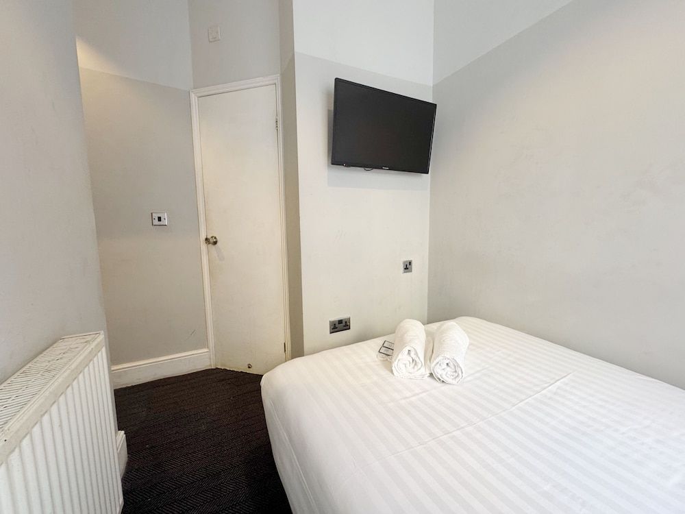 Plaza Hotel Hammersmith 1