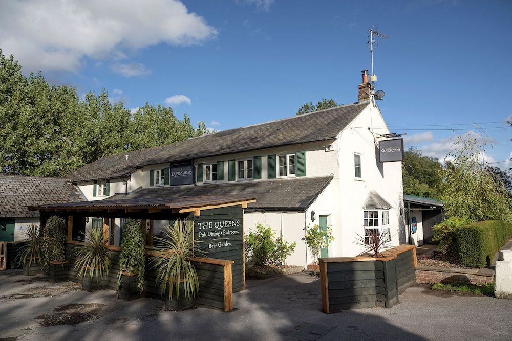 The Queen's Arms 1