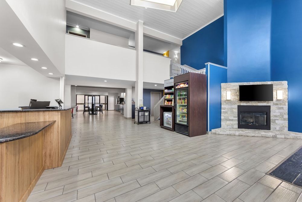 Comfort Suites London South 2