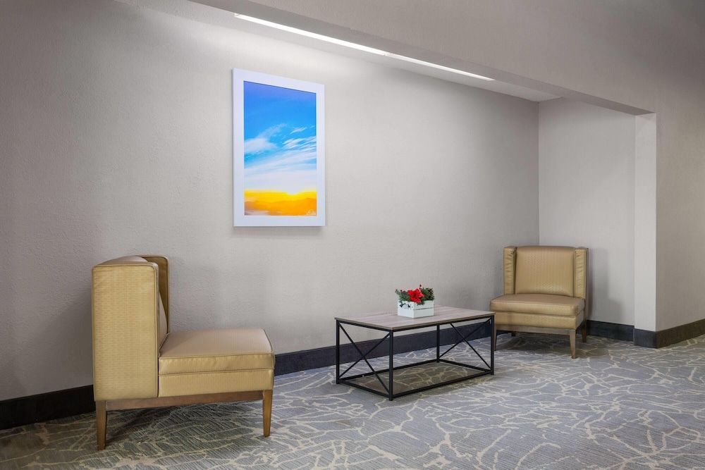 Days Inn by Wyndham Rawlins 2