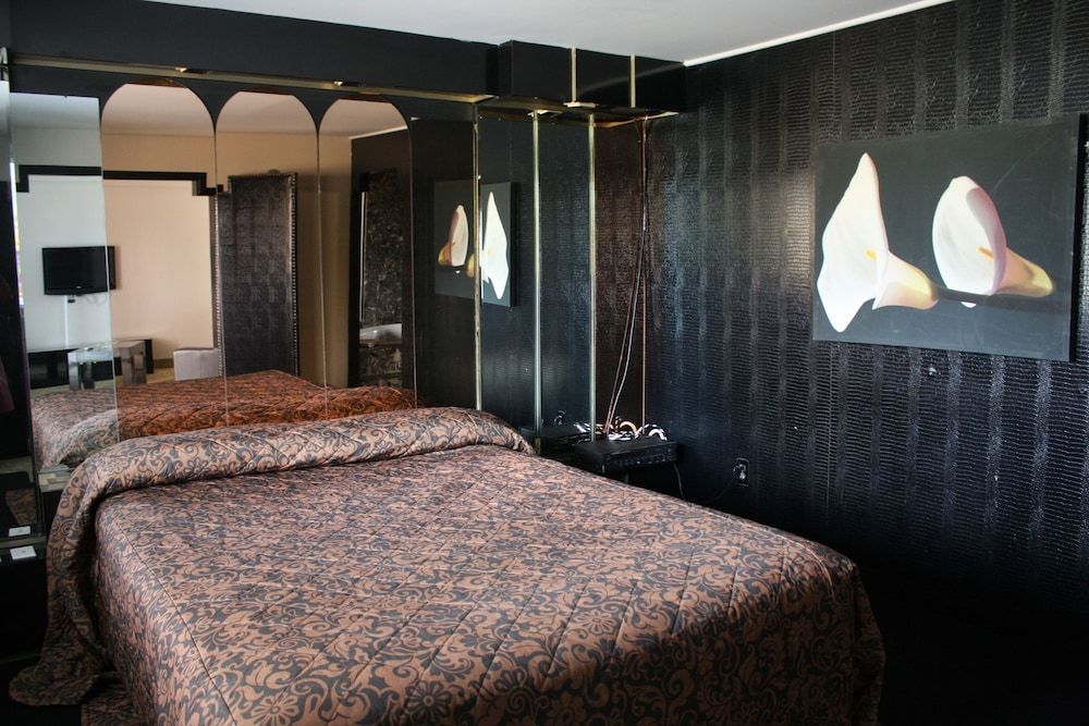 Grand Motel Saint-Hubert 2
