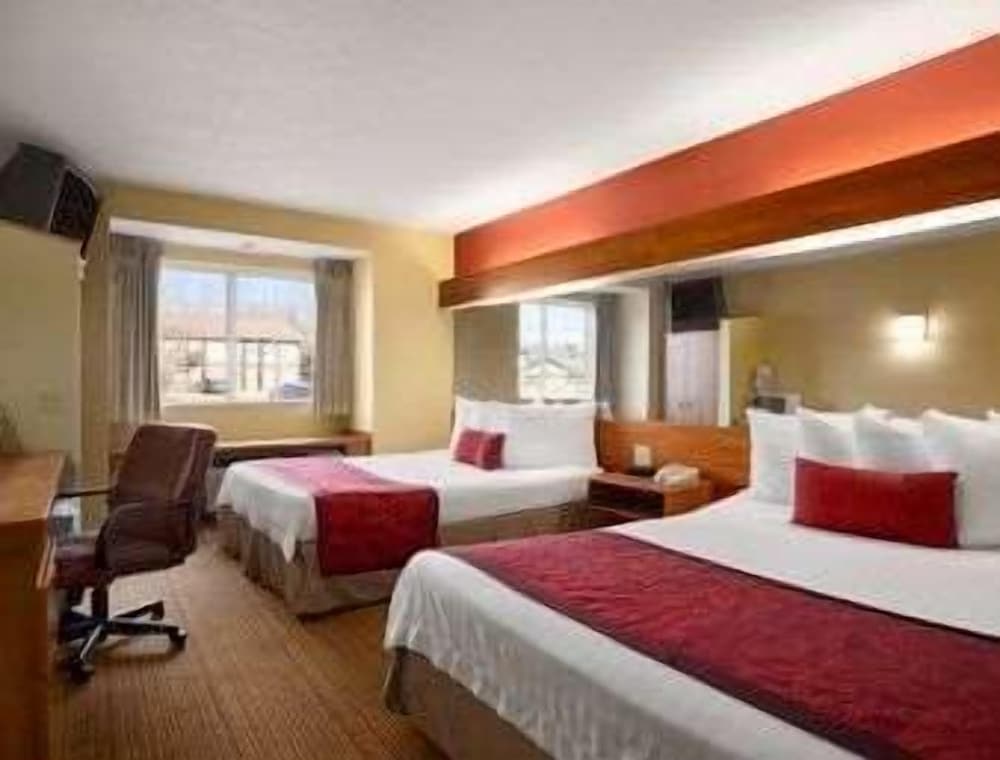 Days Inn & Suites by Wyndham Lafayette IN 1