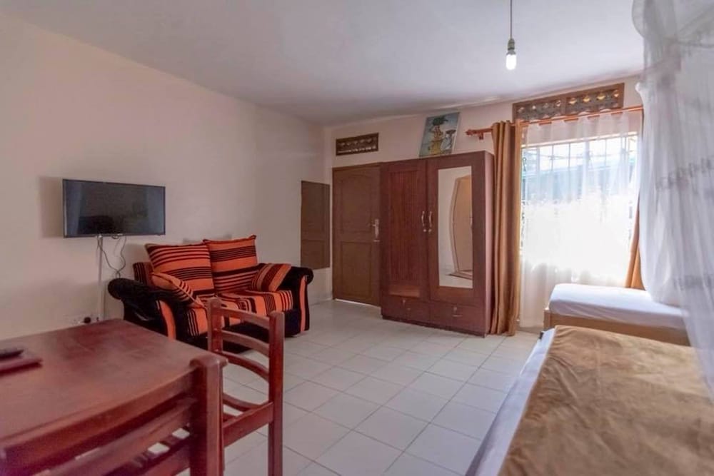 Safari Homes 1
