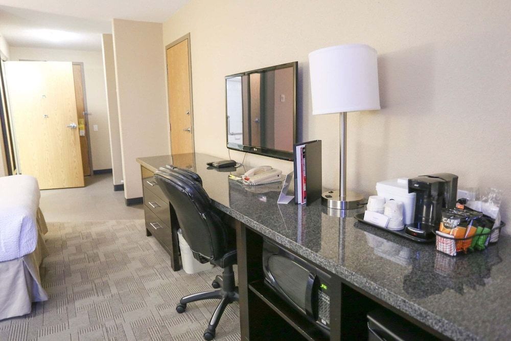 Prairie Crest Calgary Airport by IHG 2