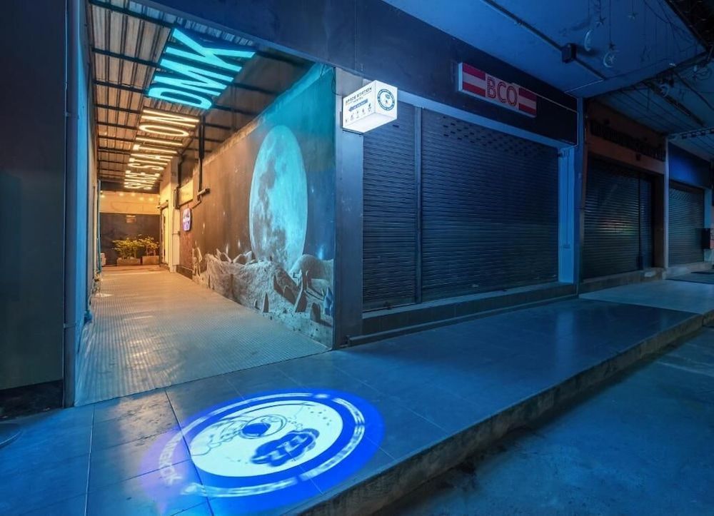 Space Station Hostel 1