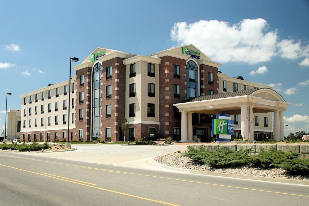 Holiday Inn Express & Suites MARION by IHG 1