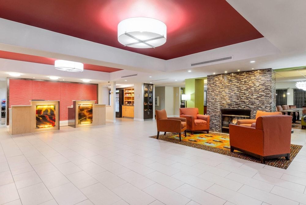 La Quinta Inn & Suites - New River Gorge National Park 2