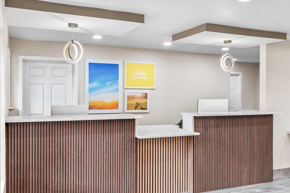 Days Inn by Wyndham Spartanburg 2
