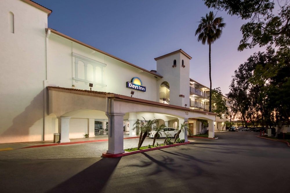 Days Inn by Wyndham Buena Park Anaheim 1