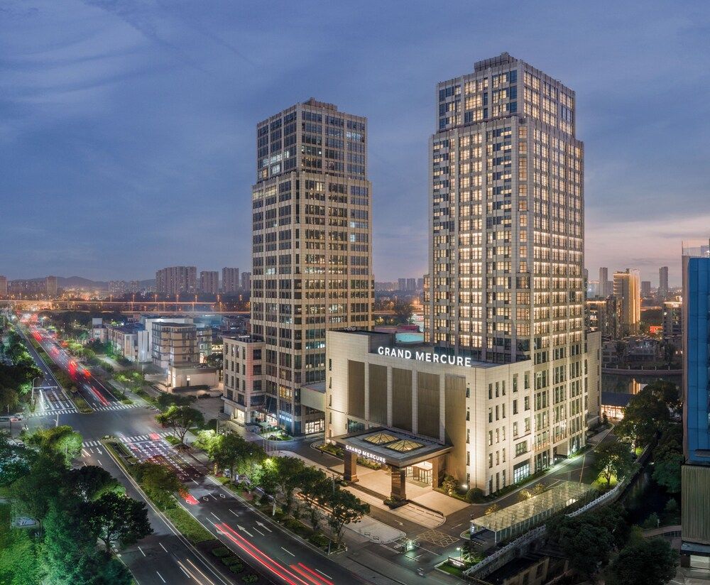 Grand Mercure Wuxi Huishan 1