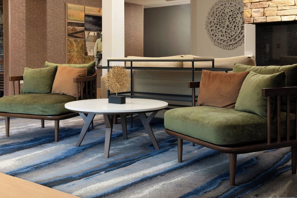Fairfield Inn and Suites by Marriott Cincinnati Eastgate 2