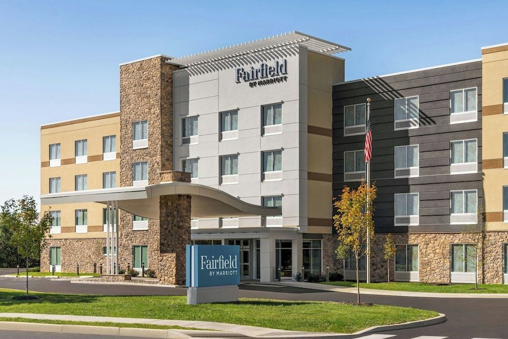 Fairfield by Marriott Inn & Suites Bethlehem Lehigh 1