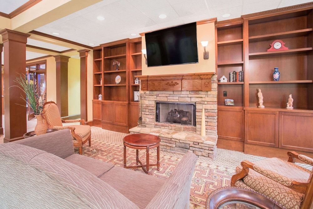Hawthorn Extended Stay by Wyndham Conyers 2