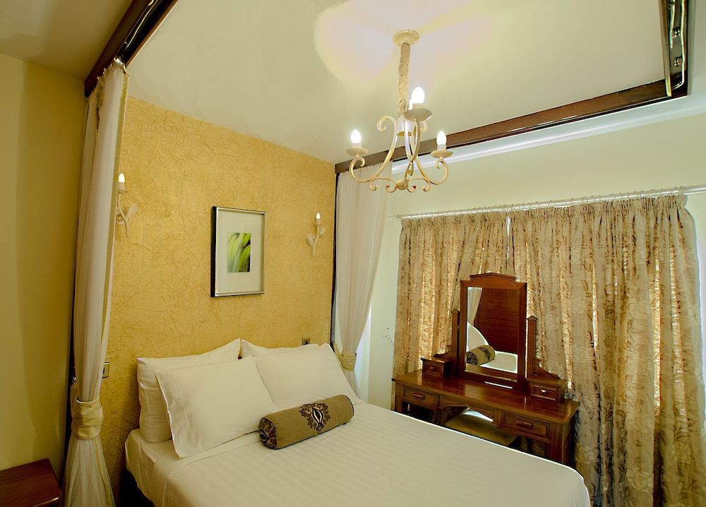 Mimosa Court Apartments 2