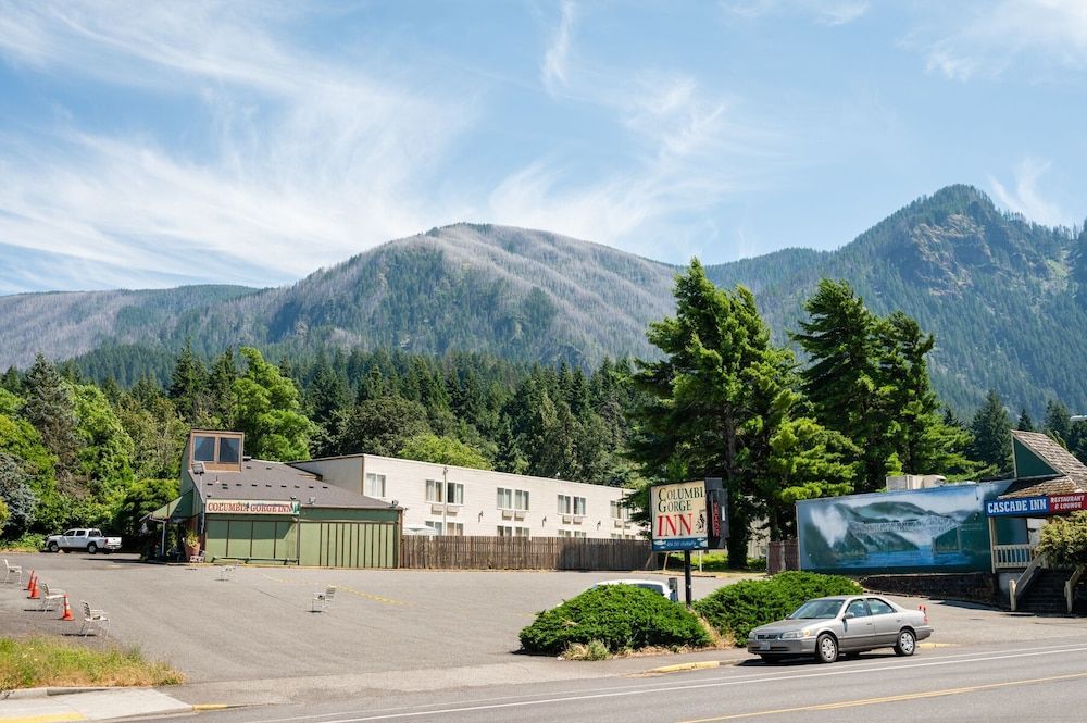 Columbia Gorge Inn 1