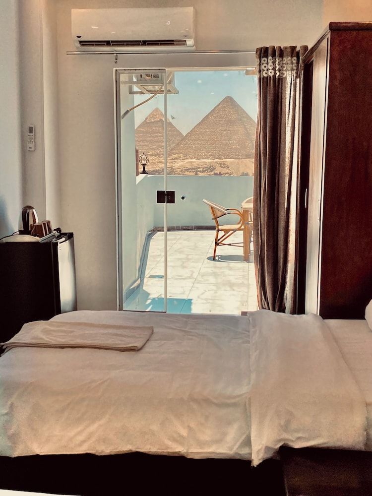 Enjoy Giza Pyramids Hotel 1