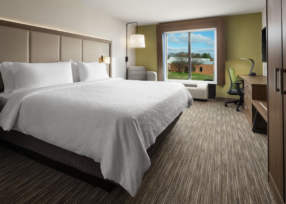 Holiday Inn Express & Suites OLIVE BRANCH by IHG 2