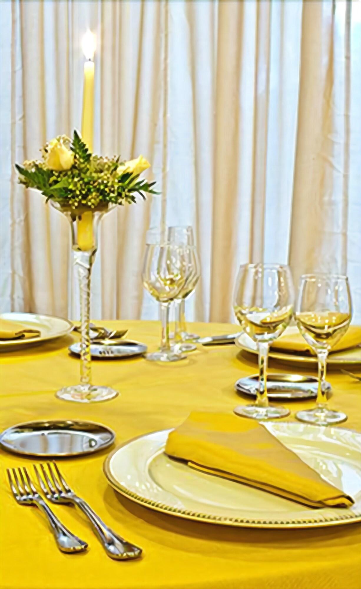 Yellow Park Hotel 2