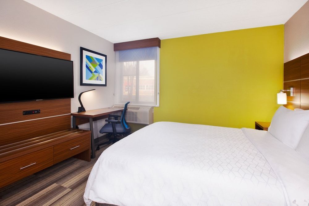 Holiday Inn Express FAIRFAX - ARLINGTON BOULEVARD by IHG 2