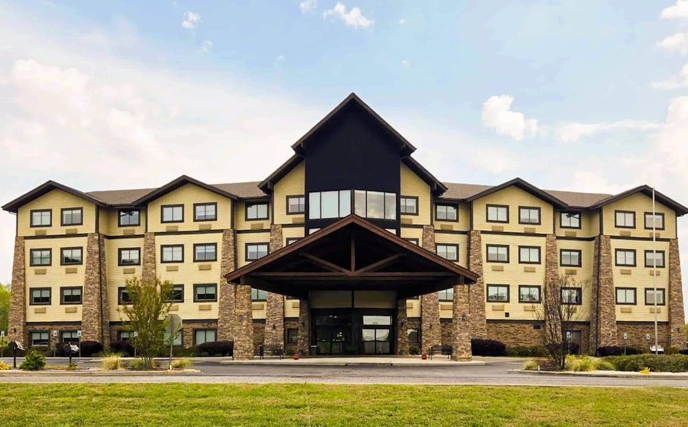 Comfort Inn & Suites Near Lake Guntersville 1