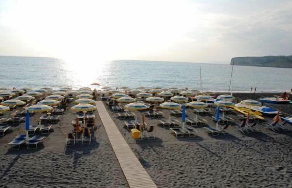 Villaggio Club Baia di Dino 1